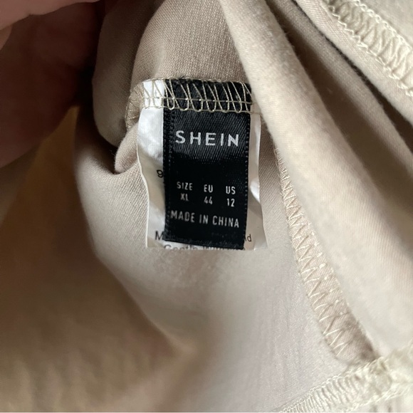 Oversized T-Shirt - Picture 4 of 4